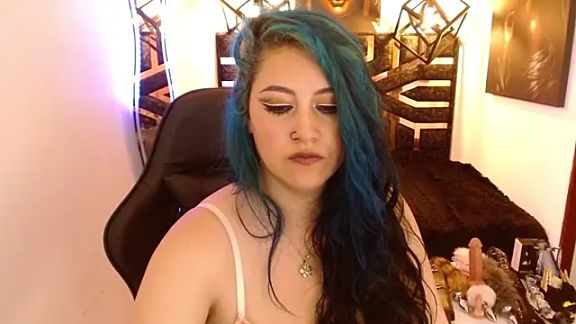 scarleth_blue