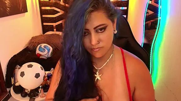 scarleth_blue