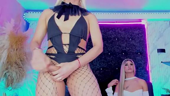 Queens_Wonders_Blonders