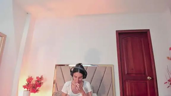Nina_Cavaali
