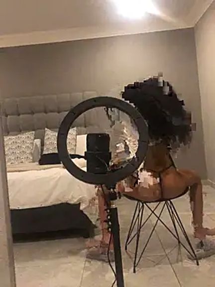 nickycozyxx1909
