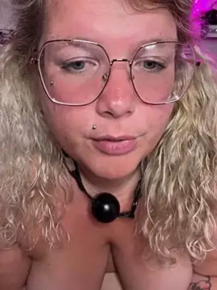 CurvyAnonymousGirl89