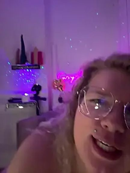 CurvyAnonymousGirl89