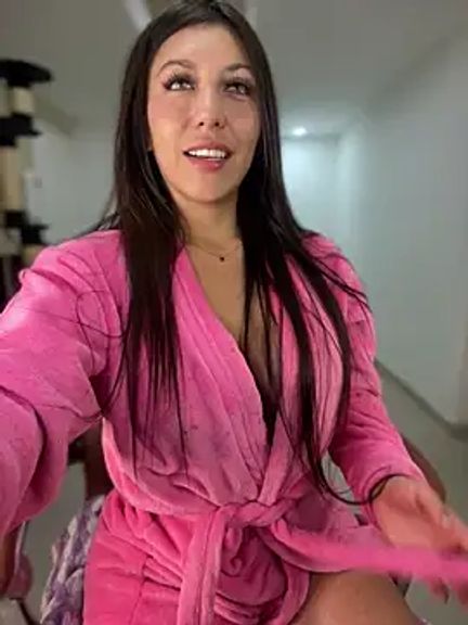 MiaJones21