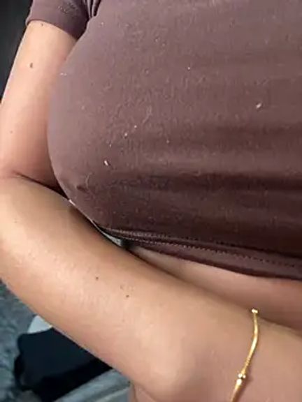 MiaJones21