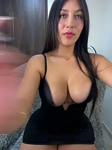 MiaJones21
