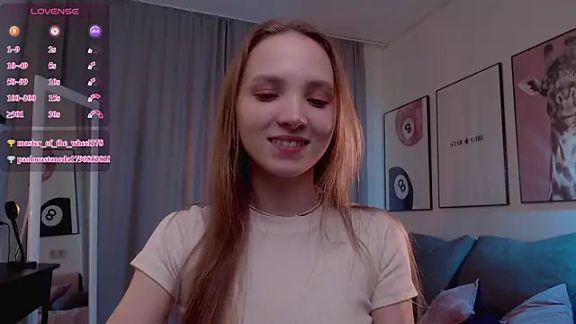 Adria_Arjona