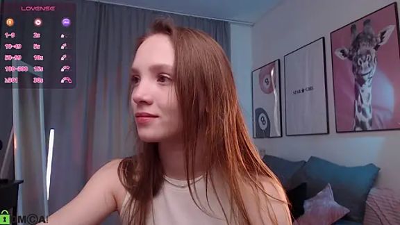 Adria_Arjona