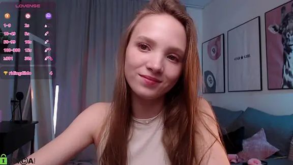 Adria_Arjona