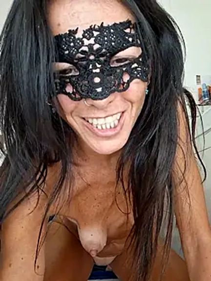 EmySkinny85