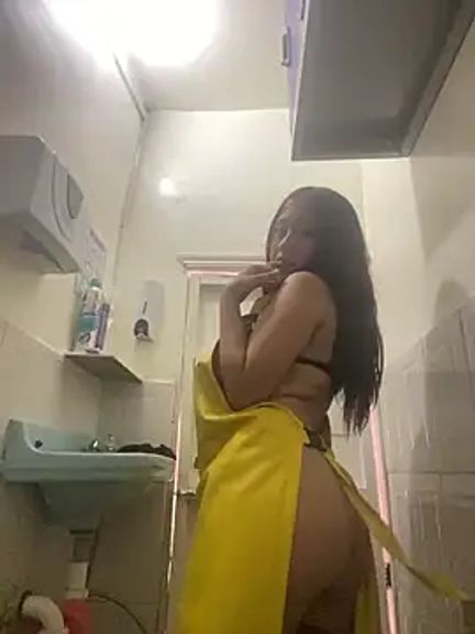 Mia_Lux77