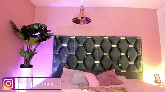 Velvet_Dreamss