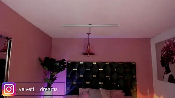 Velvet_Dreamss