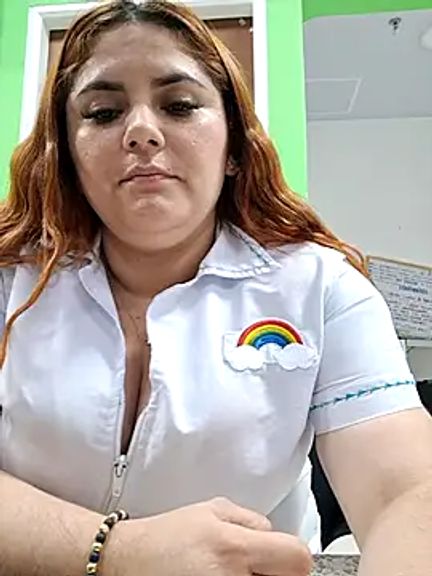 girl_redhead_bigtits