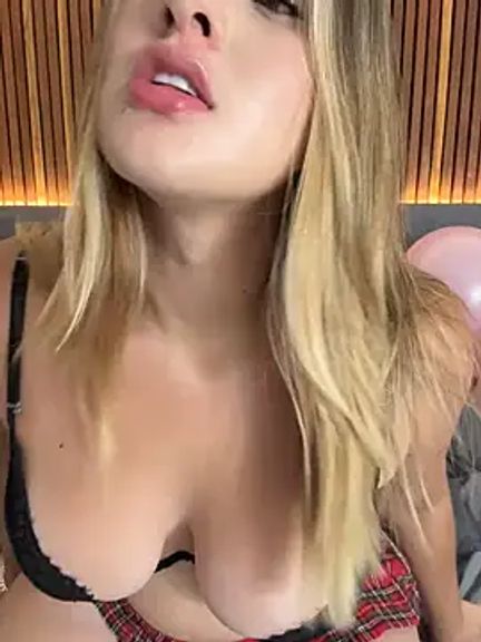 EmiilyAdams_