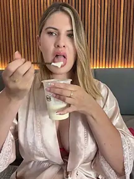 EmiilyAdams_