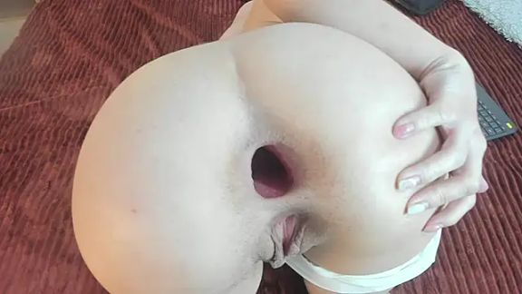 mask_red_girl