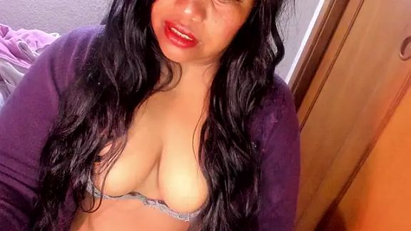 ebonycamelia