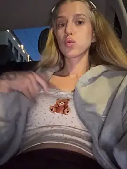 kira_mia