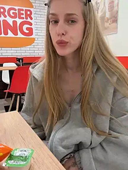 kira_mia
