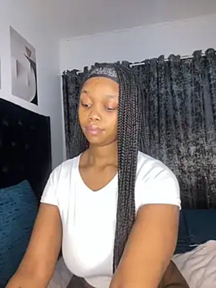 QueenTee23