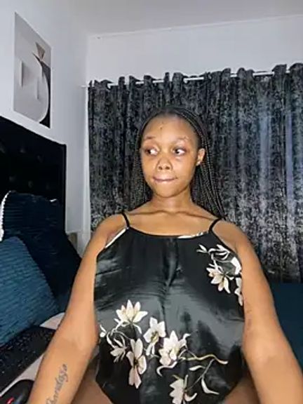 QueenTee23