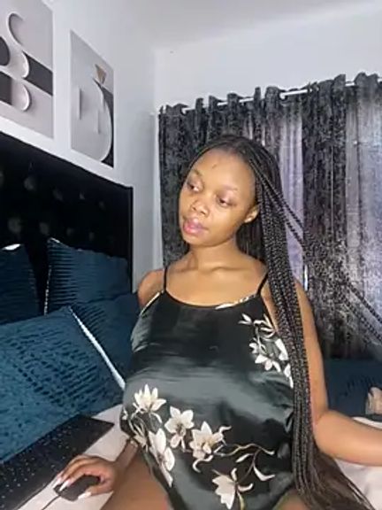 QueenTee23
