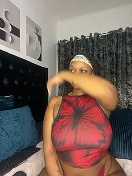 QueenTee23