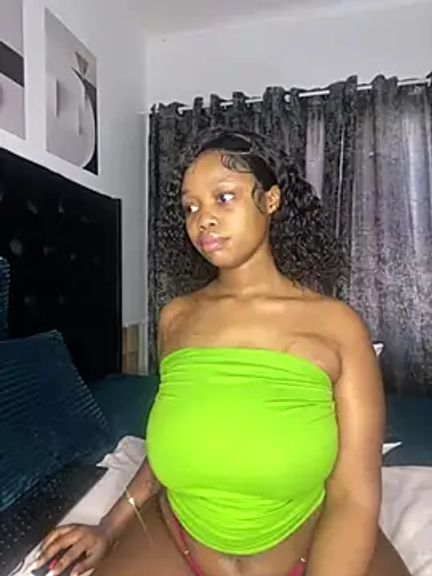 QueenTee23