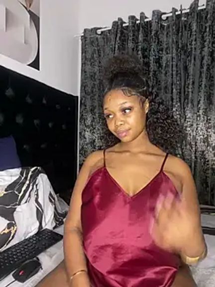 QueenTee23