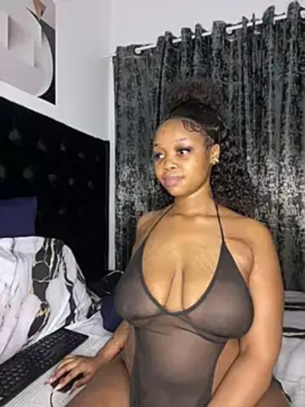 QueenTee23