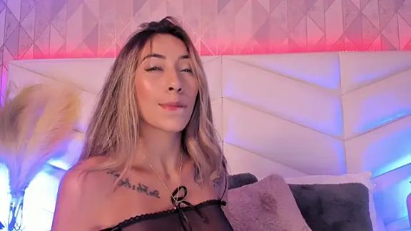 Lizzi_Hotman_