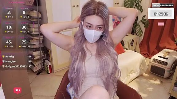 nayomi_34f