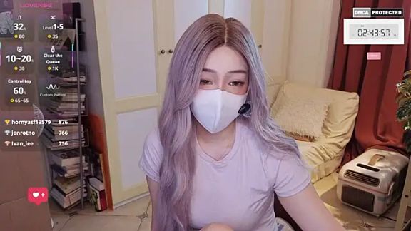 nayomi_34f