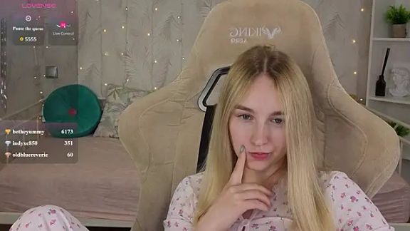 Shy_Polly