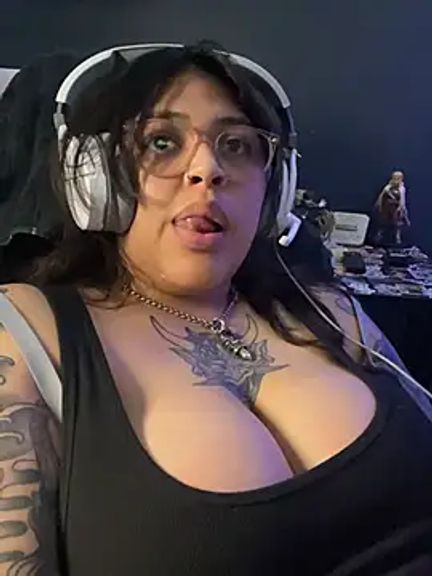 miacanela_xo