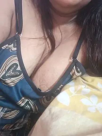 Hot_trisha_