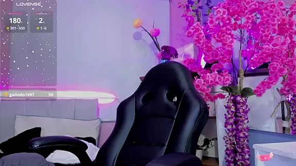 mia_thompsonn_