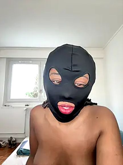 cassie_miller_velvet