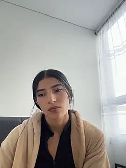 Ema_Rose_