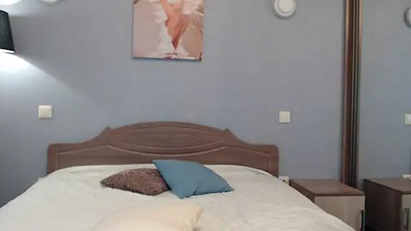 AvelinaLeoni