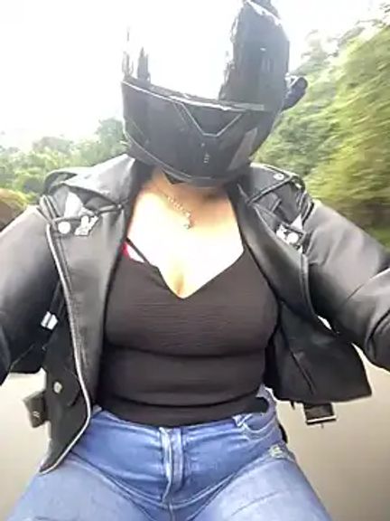 Scarlet_auraa