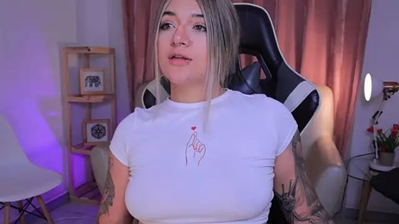 ashleyvalirya