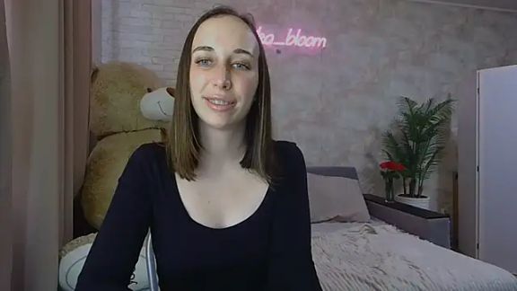 Anika_bloom