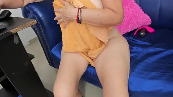 Mature_Skinny