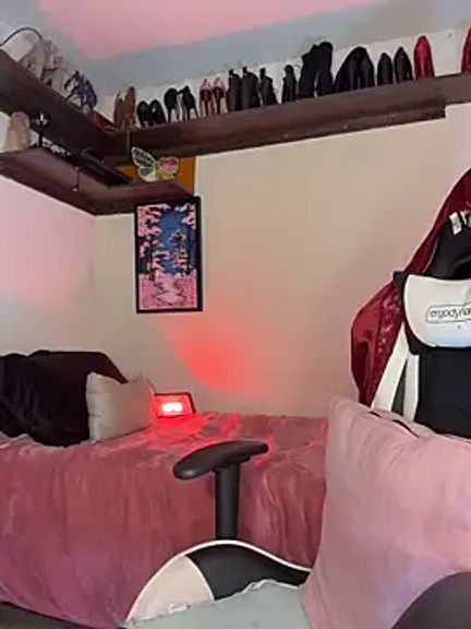 Sara_Mills06