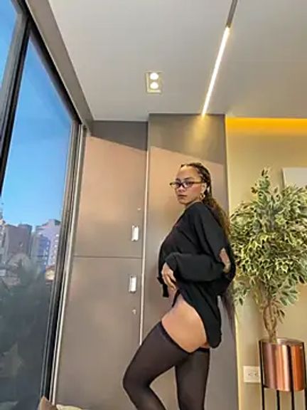 LizStorm_
