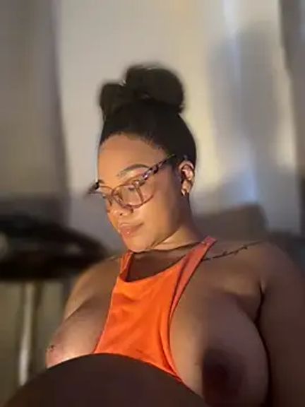 ashley_Tompson1