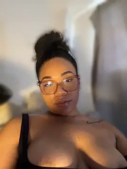 ashley_Tompson1