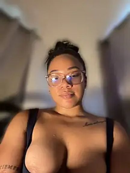 ashley_Tompson1